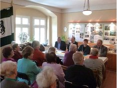Ca. 50 BesucherInnen lauschten der sehr interessanten Buchlesung in der Heimatstube Droyßig
